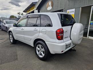 2004 Toyota RAV4 - Thumbnail