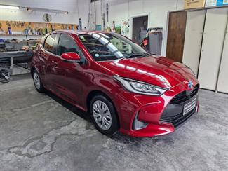 2020 Toyota YARIS - Thumbnail