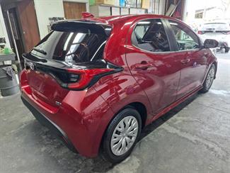 2020 Toyota YARIS - Thumbnail